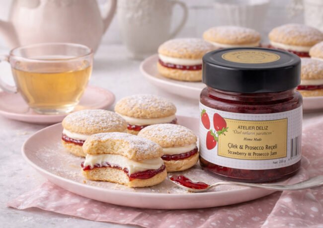 Çilek & Prosecco Reçelli Kurabiye